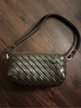 Bottega Veneta Olive Green Intrecciato Shoulder Bag PLEASE READ!